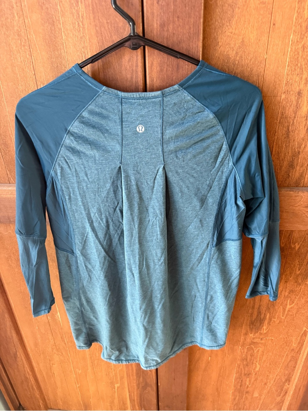 lululemon athletica Men’s Teal Raglan Long-Sleeve Shirt